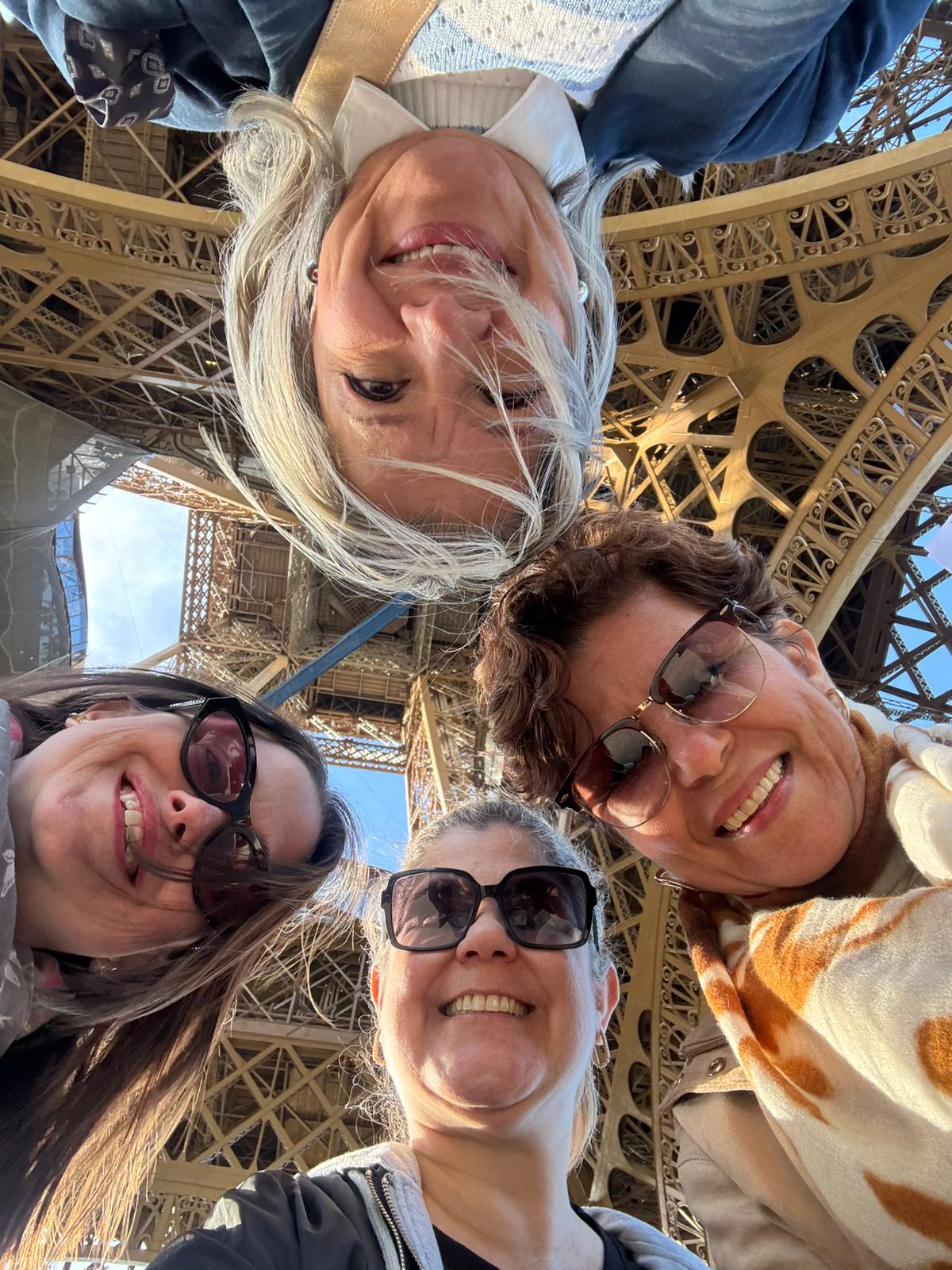 Encontro sob a Torre Eiffel